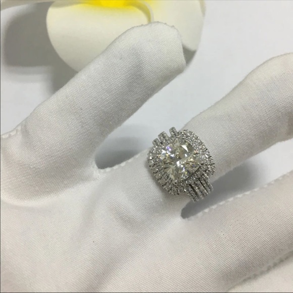 (Size 7)10k gold engagement ring set - Picture 3 of 5